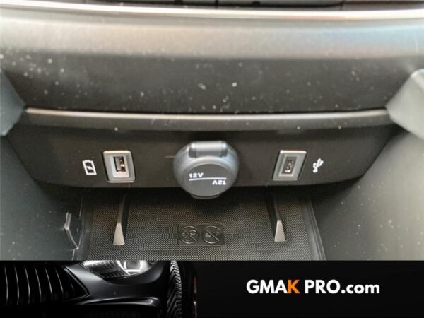 Jeep Avenger 1.2 turbo t3 100 ch e-hybrid bvr6 summit