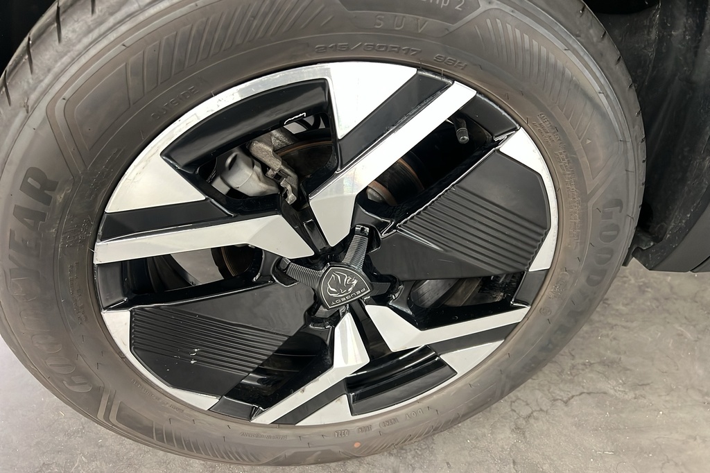 Peugeot 2008 PureTech 100 S&S BVM6 Allure