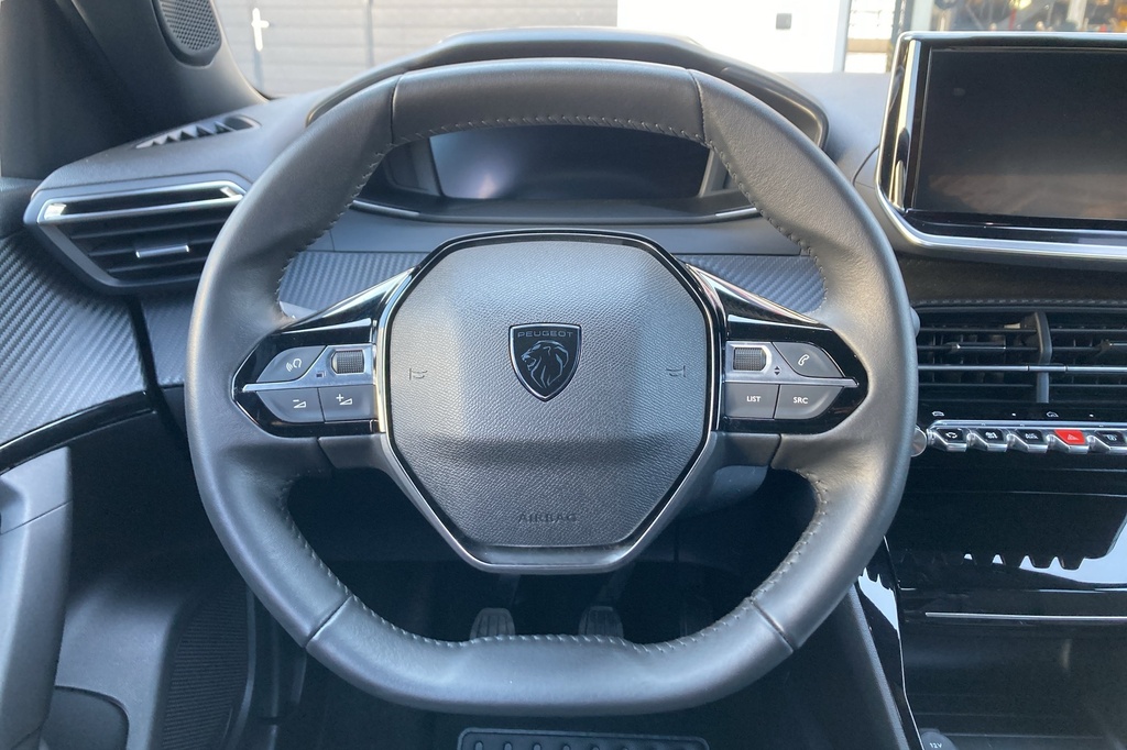 Peugeot 2008 PureTech 100 S&S BVM6 Allure