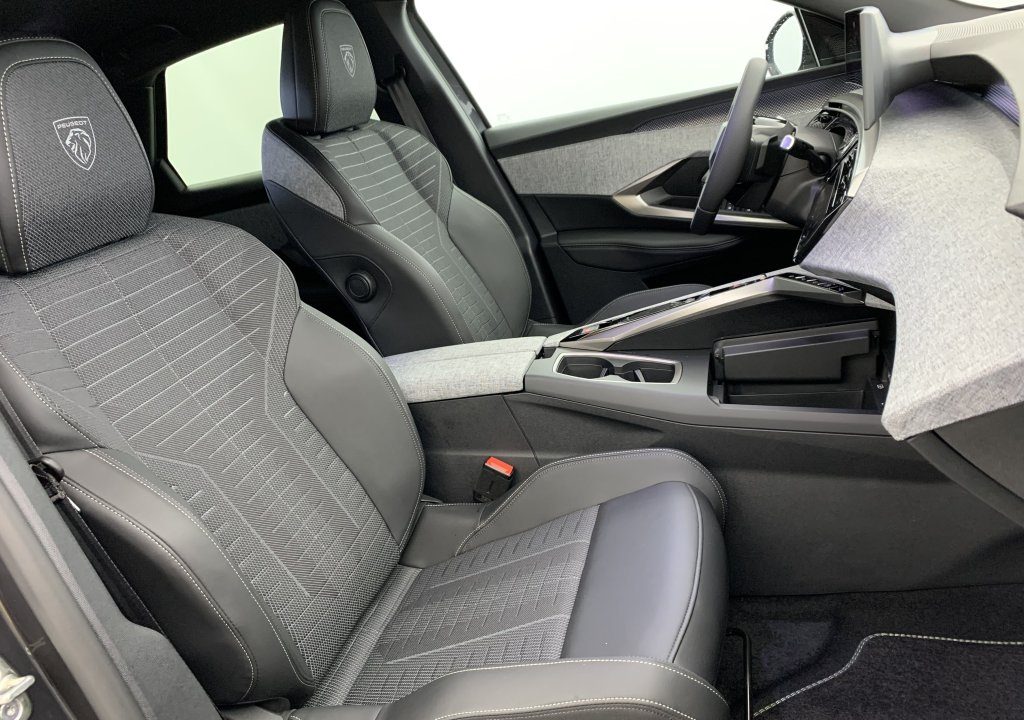 Peugeot 3008 Hybrid 145 e-DCS6 GT