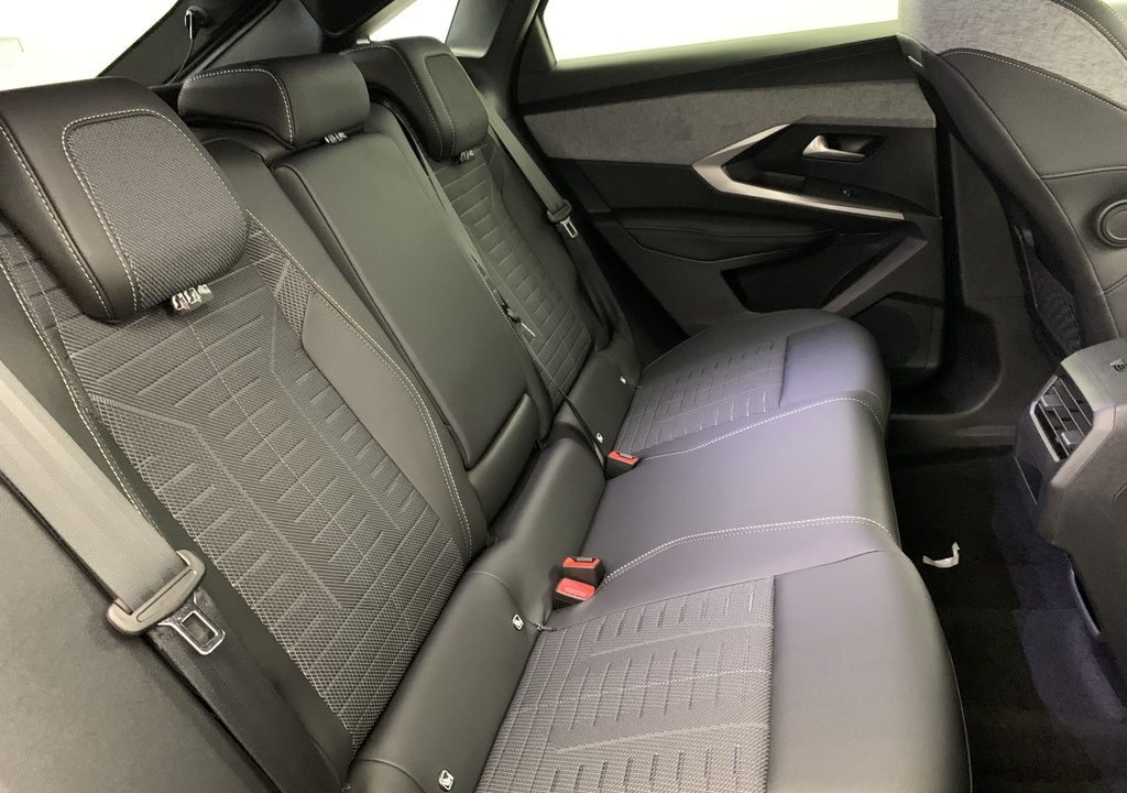 Peugeot 3008 Hybrid 145 e-DCS6 GT