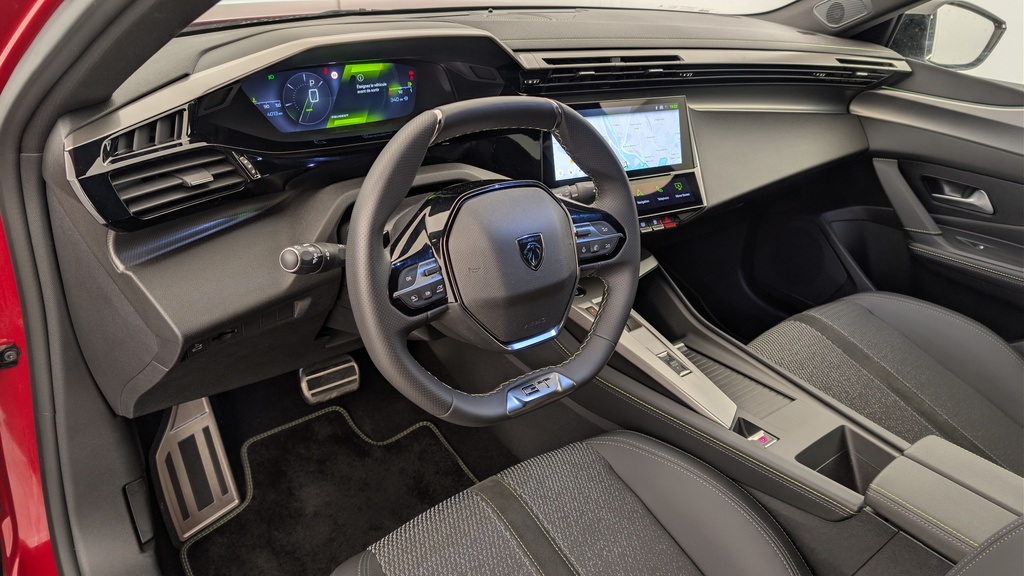 Peugeot 408 Hybrid 145 e-DCS6 GT