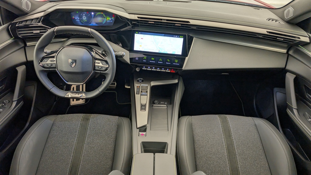 Peugeot 408 Hybrid 145 e-DCS6 GT