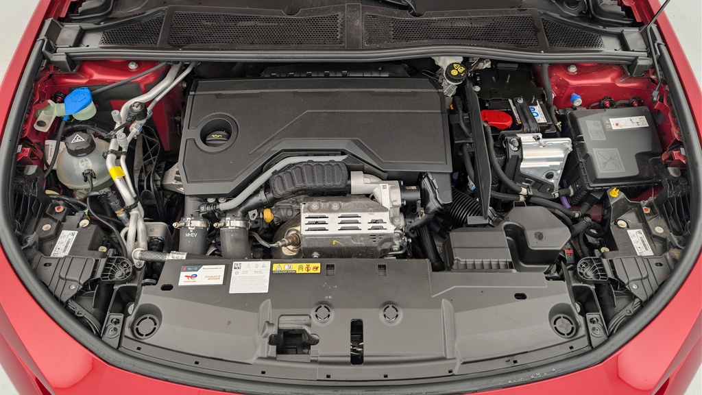 Peugeot 408 Hybrid 145 e-DCS6 GT