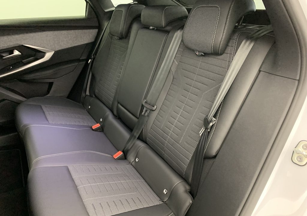 Peugeot 3008 Hybrid 145 e-DCS6 GT