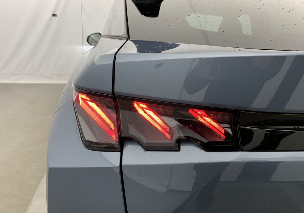 Peugeot 3008 Hybrid 145 e-DCS6 GT