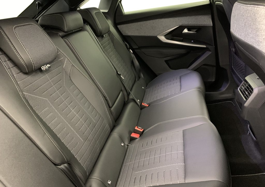 Peugeot 3008 Hybrid 145 e-DCS6 GT