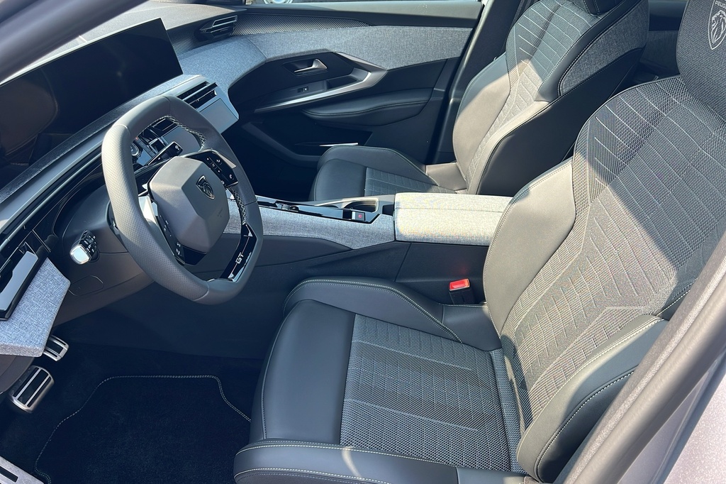Peugeot 3008 Hybrid 145 e-DCS6 GT