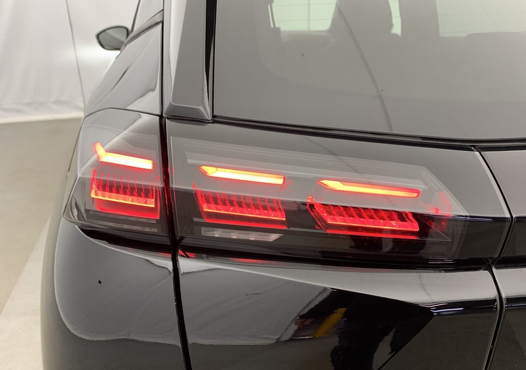 Peugeot 2008 Hybrid 145 e-DCS6 Allure