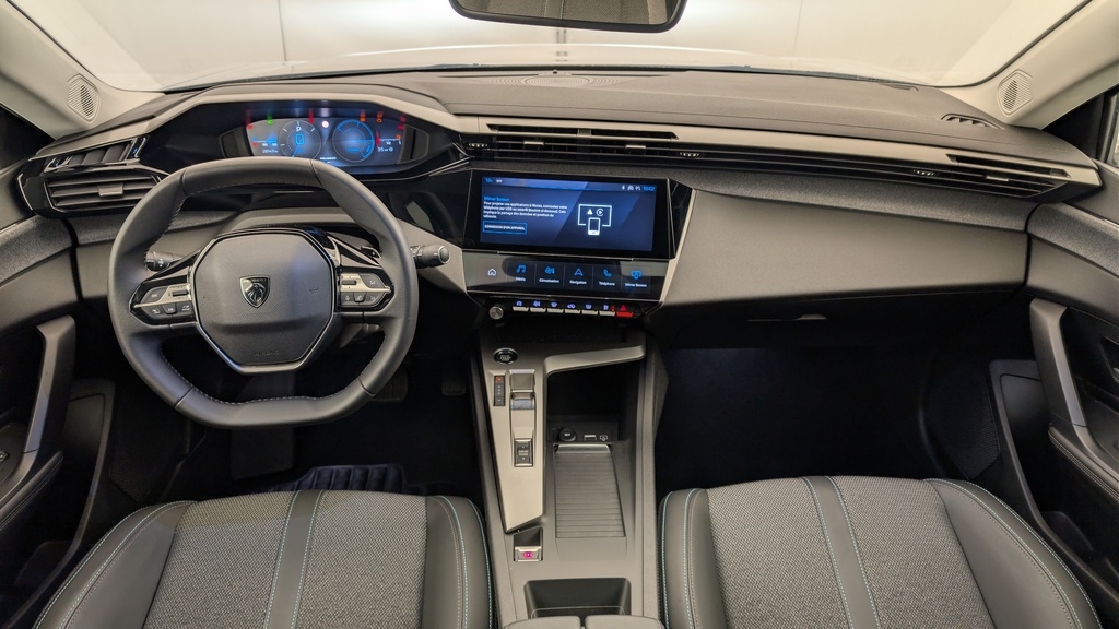Peugeot 408 Hybrid 136 e-DCS6 Allure