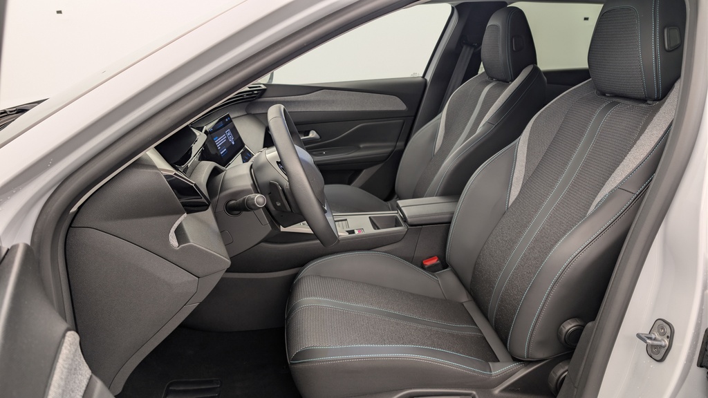 Peugeot 408 Hybrid 136 e-DCS6 Allure