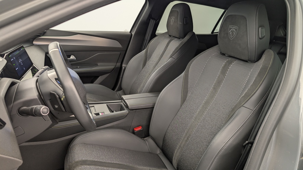 Peugeot 408 Hybrid 145 e-DCS6 GT