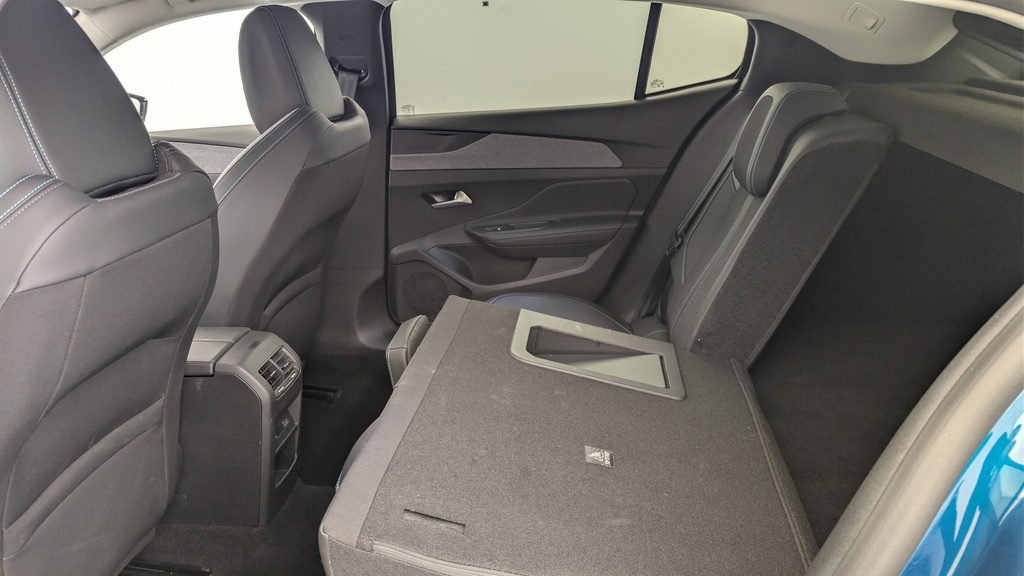 Peugeot 408 Hybrid 145 e-DCS6 Allure
