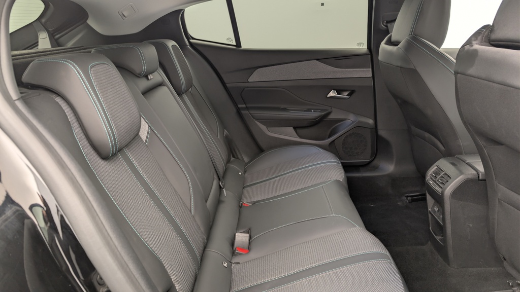 Peugeot 408 Hybrid 145 e-DCS6 Allure