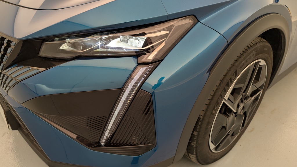 Peugeot 408 Hybrid 145 e-DCS6 GT
