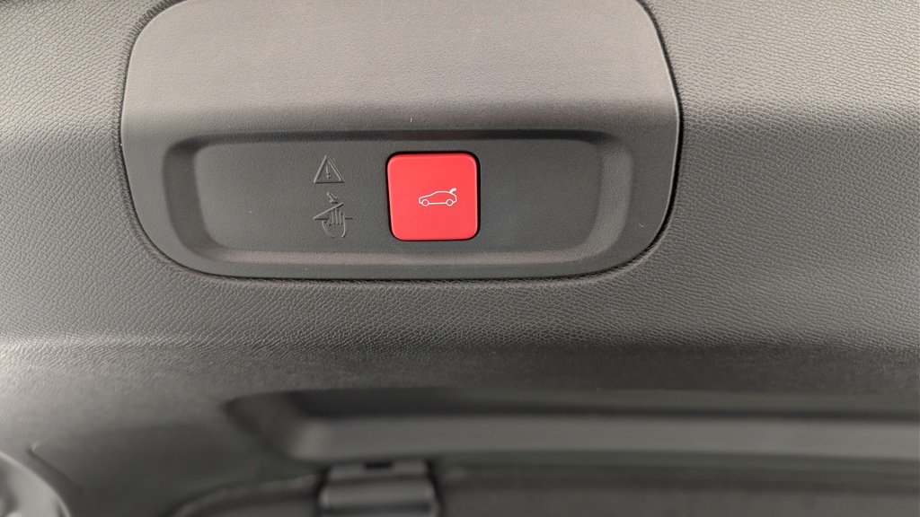 Peugeot 408 Hybrid 145 e-DCS6 GT