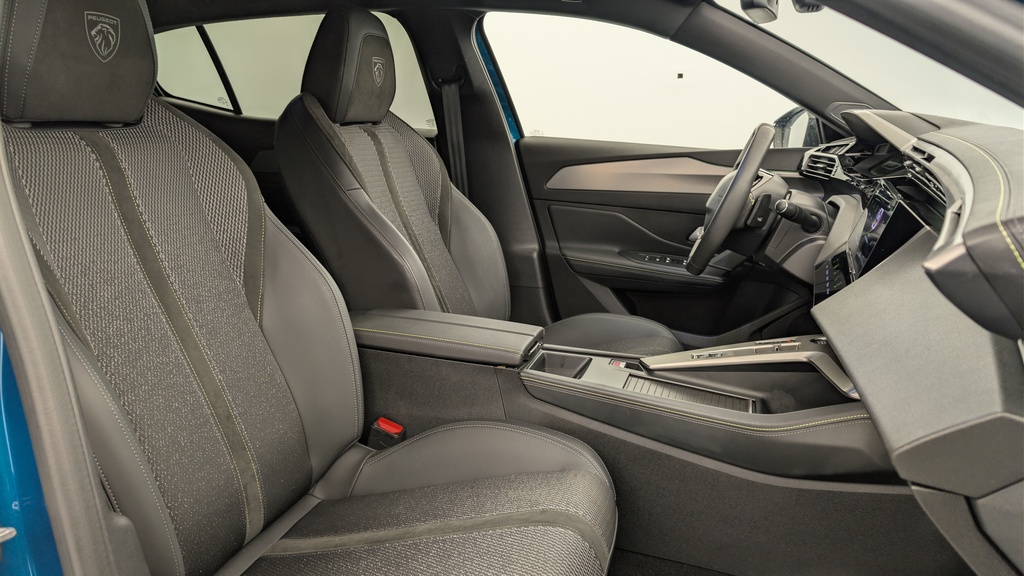 Peugeot 408 Hybrid 145 e-DCS6 GT