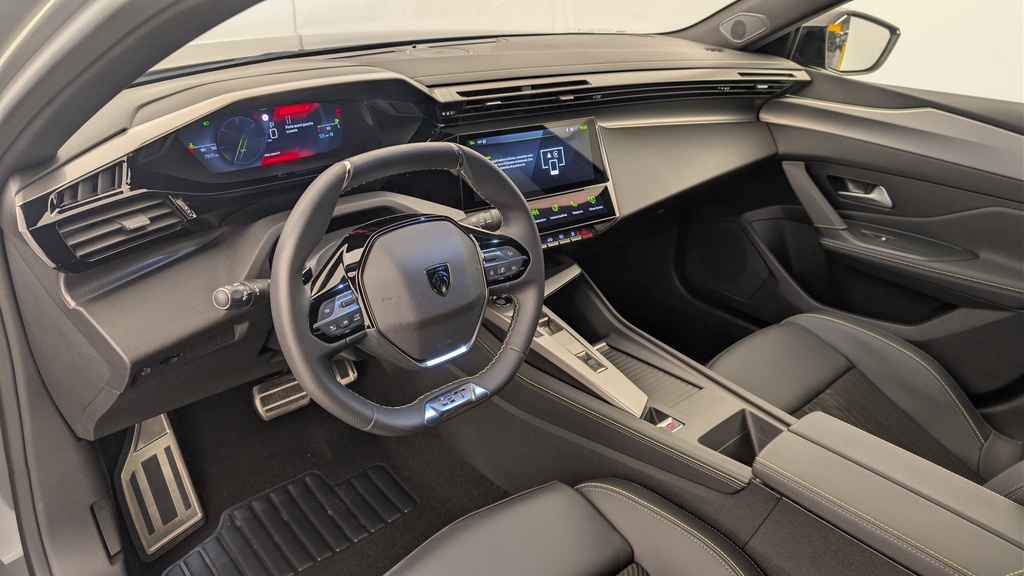 Peugeot 408 Hybrid 145 e-DCS6 GT