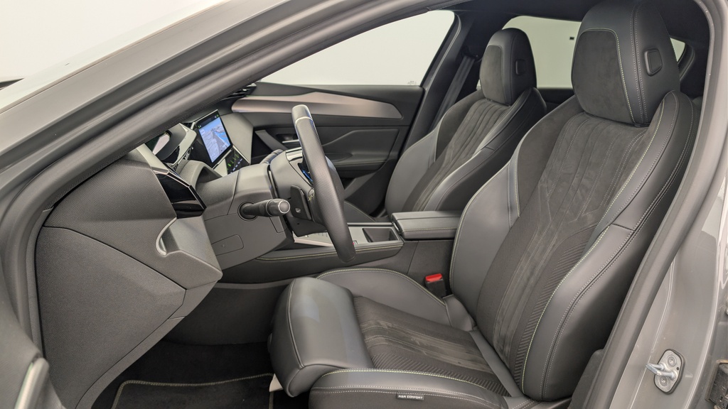 Peugeot 408 Hybrid 145 e-DCS6 GT