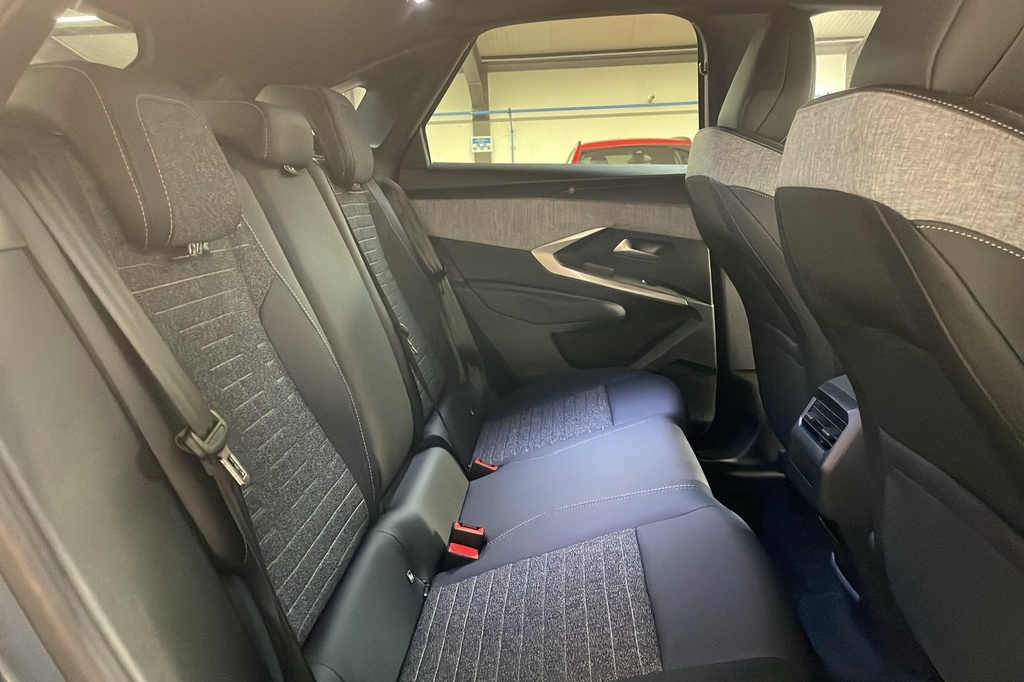 Peugeot 3008 Hybrid 145 e-DCS6 Allure