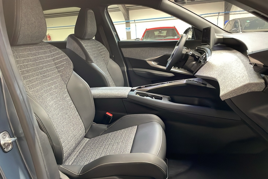 Peugeot 3008 Hybrid 145 e-DCS6 Allure