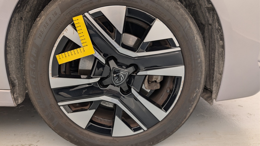 Peugeot 208 100 S&S BVM6 Allure