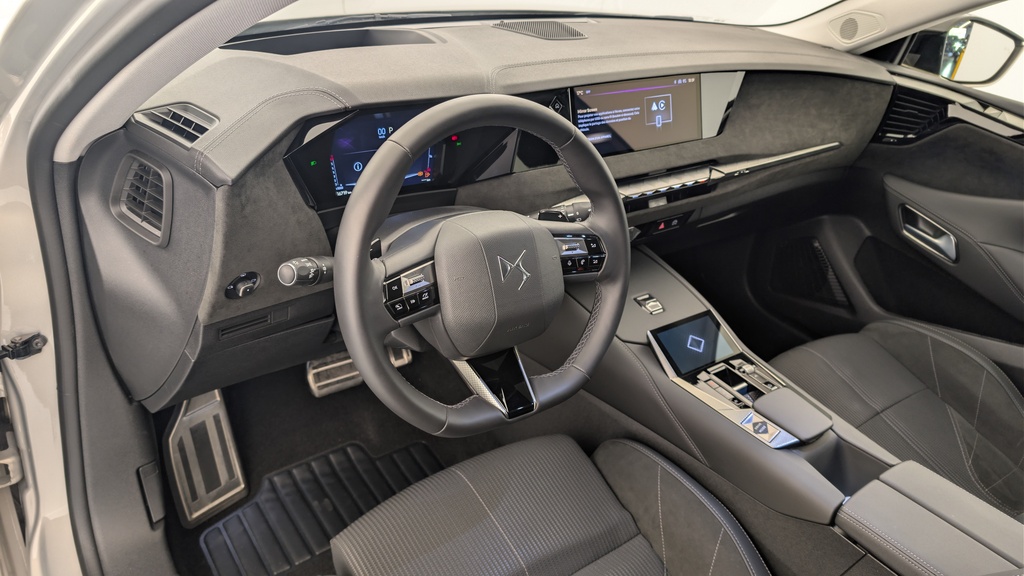 Ds DS4 PureTech 130 EAT8 Etoile – Alcantara