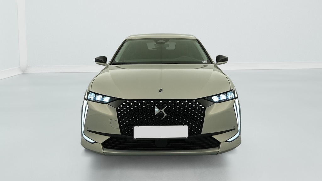 Ds DS4 PureTech 130 EAT8 Etoile – Alcantara