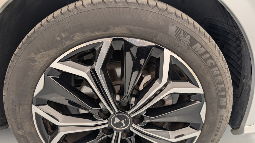 Ds DS4 PureTech 130 EAT8 Etoile – Alcantara