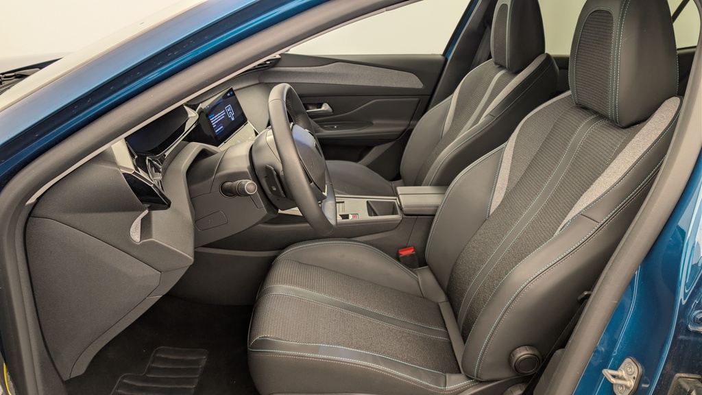 Peugeot 408 Hybrid 136 e-DCS6 Allure