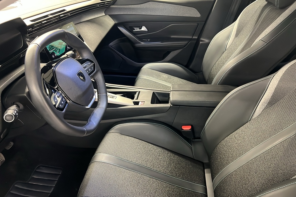 Peugeot 408 Hybrid 136 e-DCS6 Allure