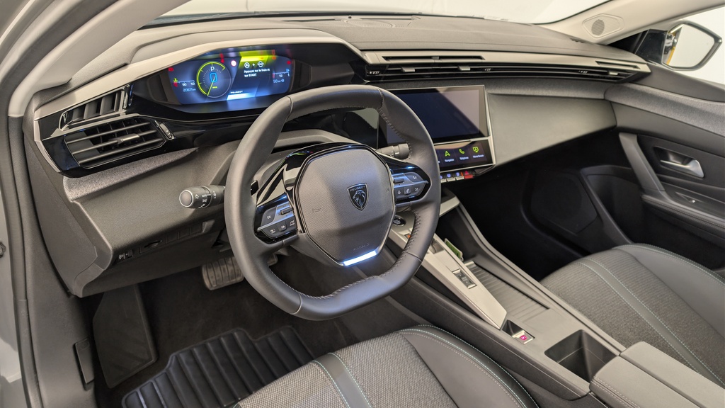Peugeot 408 Hybrid 136 e-DCS6 Allure