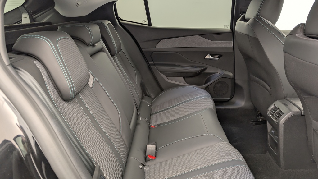Peugeot 408 Hybrid 136 e-DCS6 Allure