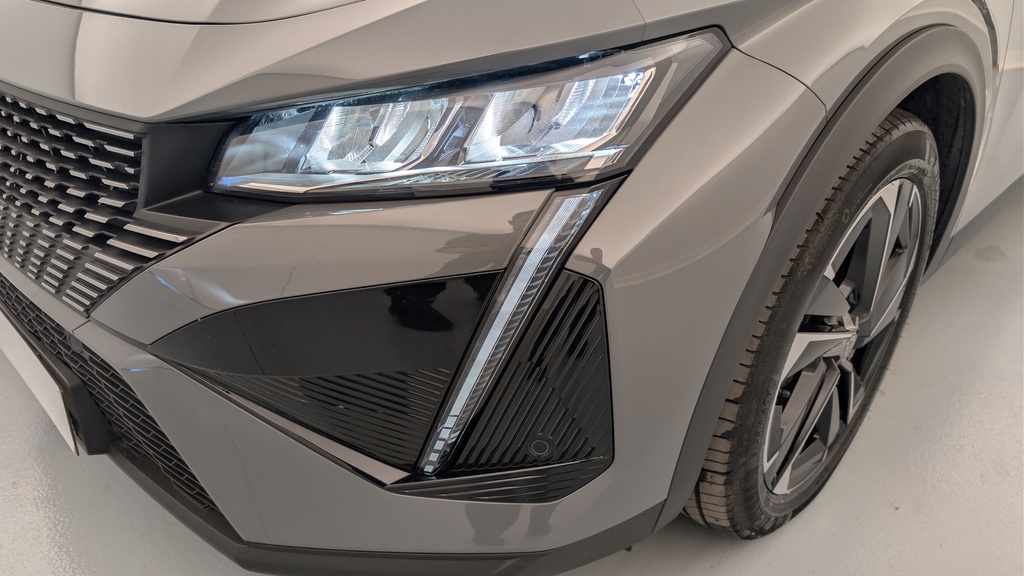 Peugeot 408 Hybrid 136 e-DCS6 Allure