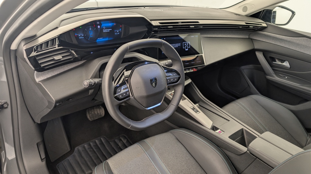 Peugeot 408 Hybrid 136 e-DCS6 Allure