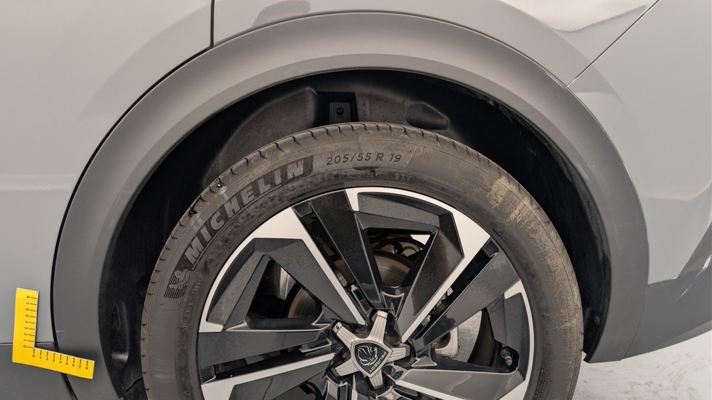 Peugeot 408 Hybrid 136 e-DCS6 Allure
