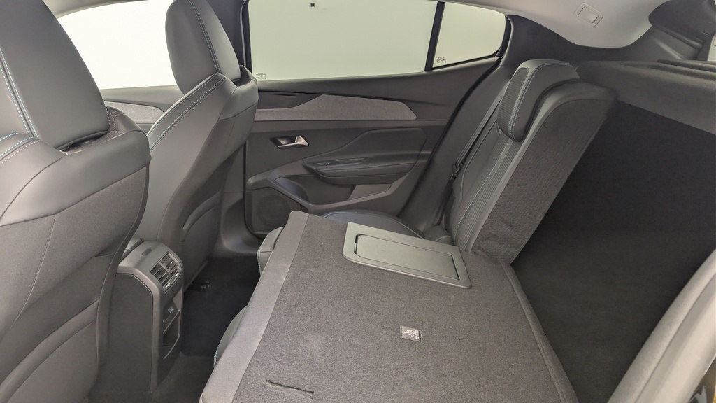 Peugeot 408 Hybrid 136 e-DCS6 Allure