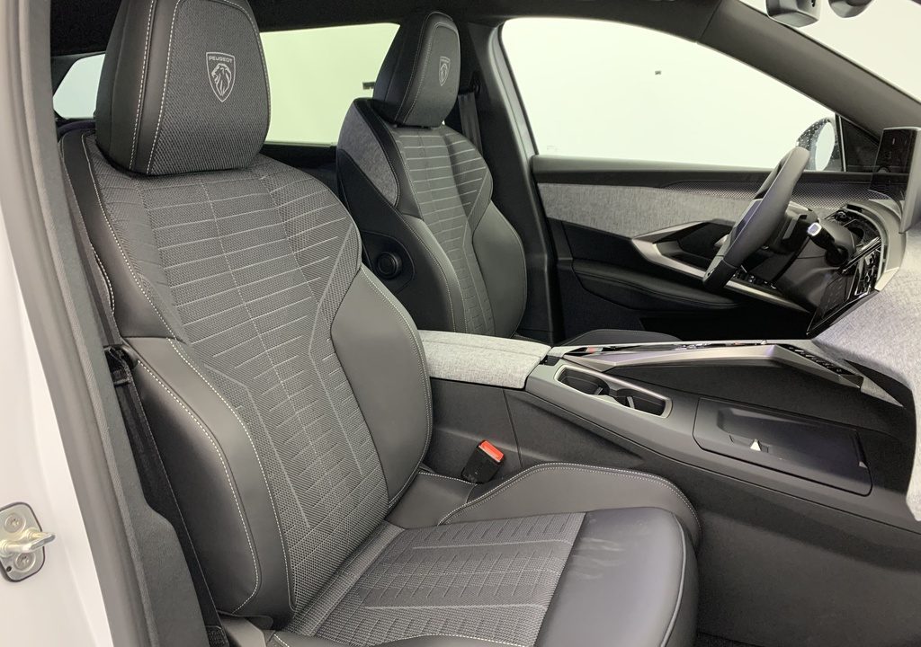 Peugeot 5008 Hybrid 145 e-DCS6 GT
