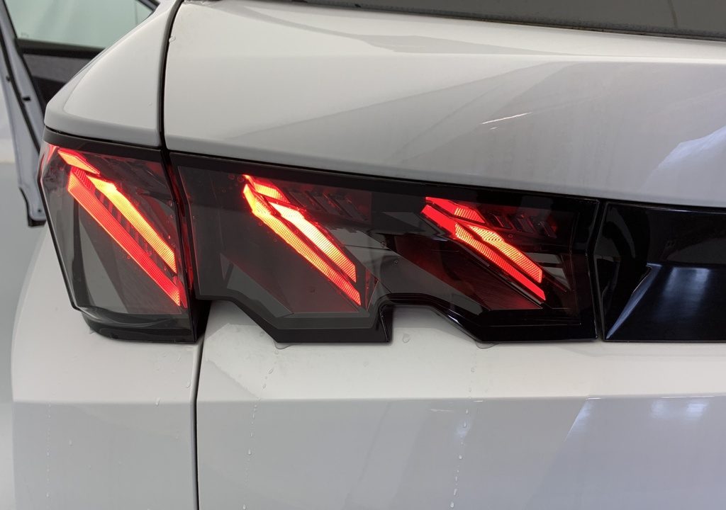 Peugeot 5008 Hybrid 145 e-DCS6 GT