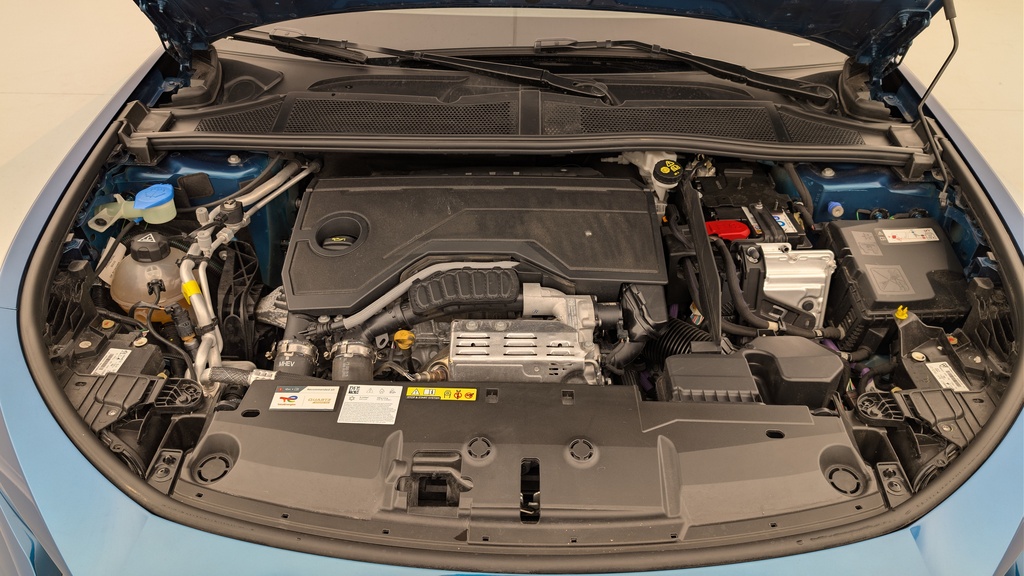 Peugeot 408 Hybrid 145 e-DCS6 GT