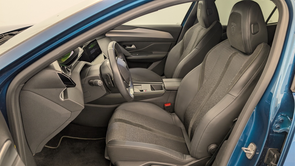 Peugeot 408 Hybrid 145 e-DCS6 GT