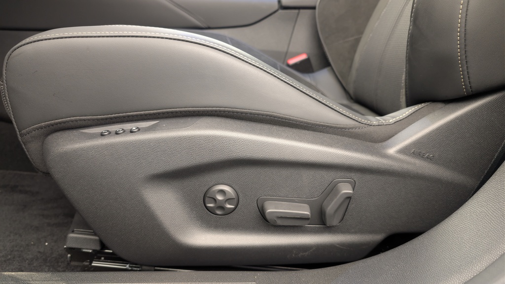 Ds DS4 BlueHDi 130 EAT8 Etoile – Alcantara