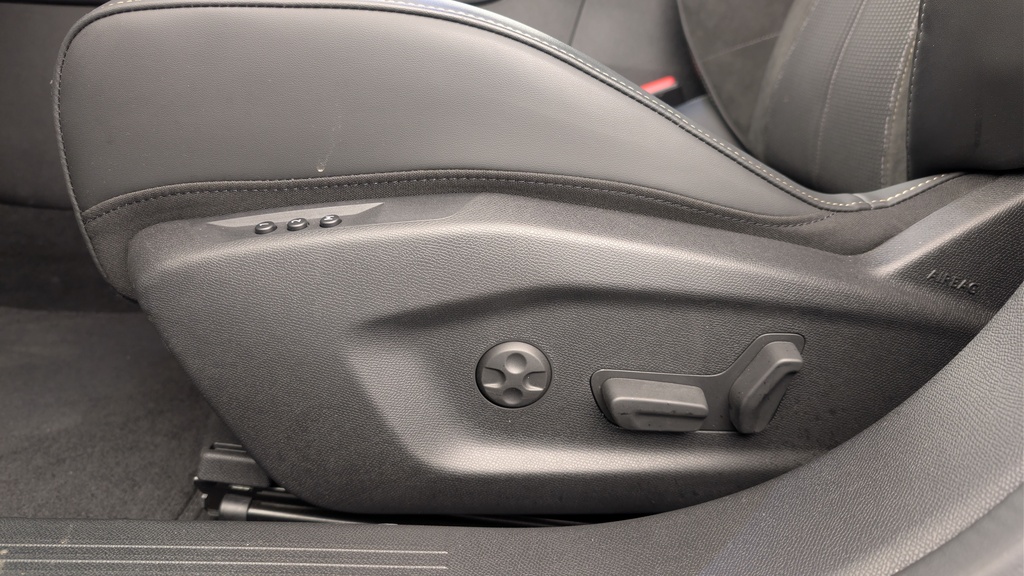 Ds DS4 BlueHDi 130 EAT8 Etoile – Alcantara