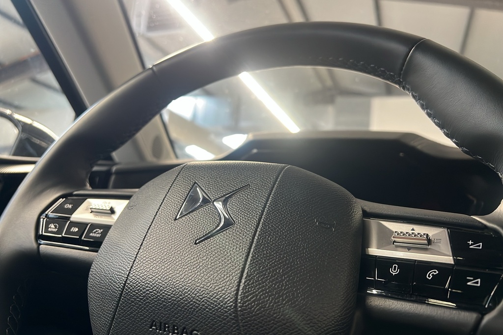 Ds DS4 BlueHDi 130 EAT8 Etoile – Alcantara