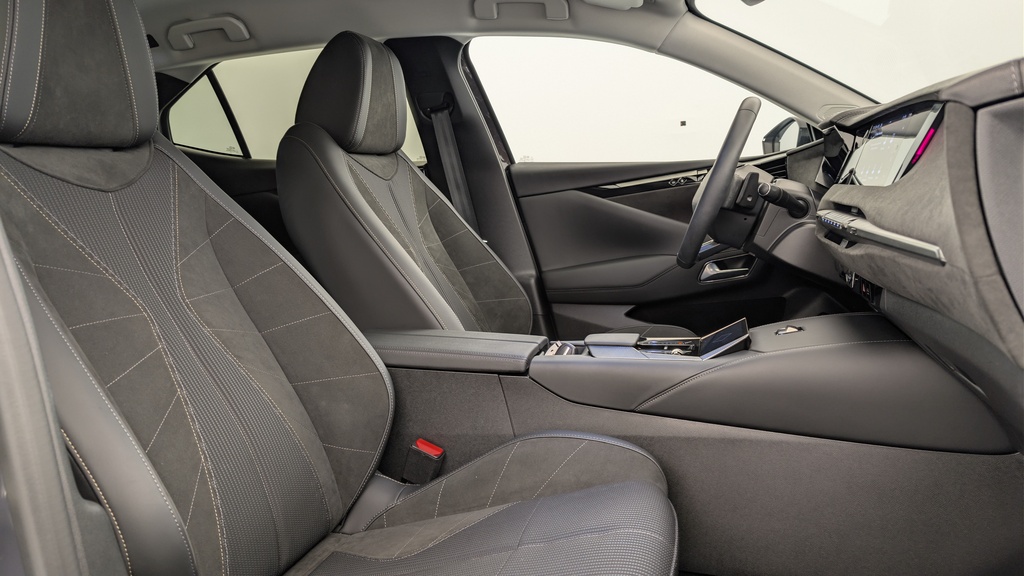 Ds DS4 BlueHDi 130 EAT8 Etoile – Alcantara