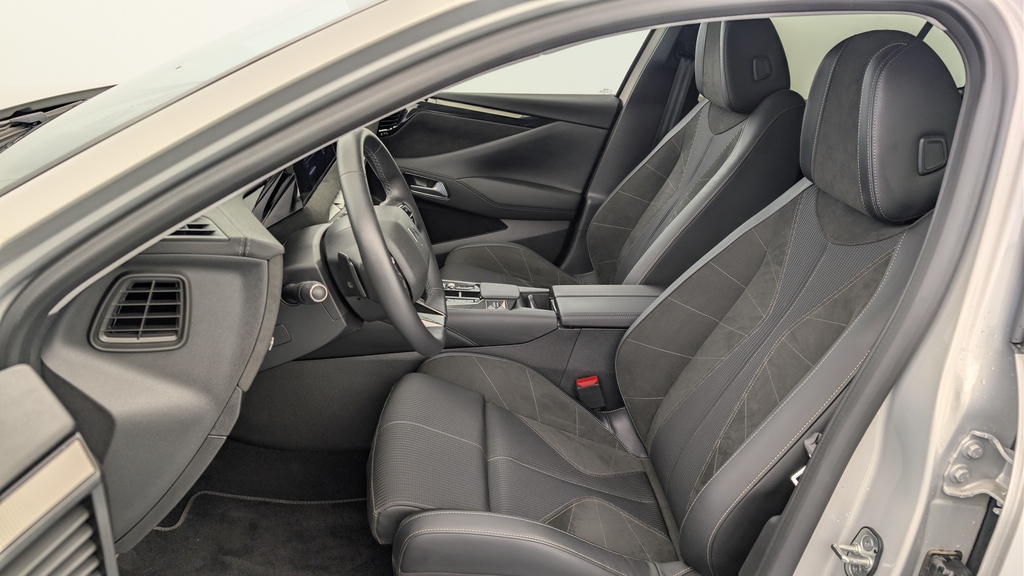 Ds DS4 BlueHDi 130 EAT8 Etoile – Alcantara