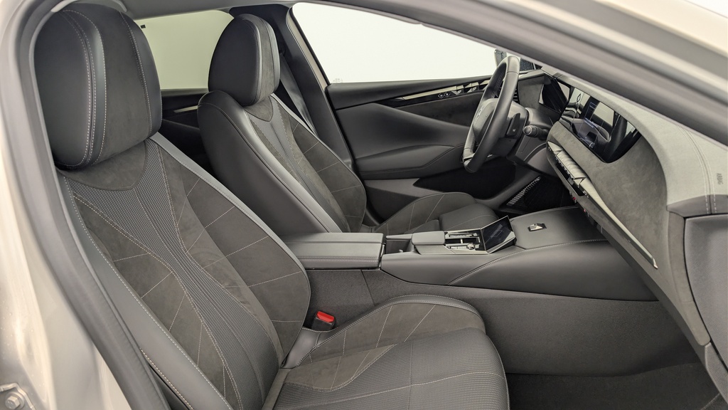 Ds DS4 BlueHDi 130 EAT8 Etoile – Alcantara