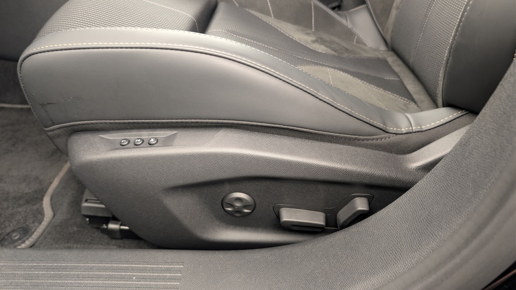 Ds DS4 Hybride 145 e-DCT6 Etoile – Alcantara