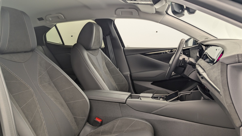 Ds DS4 Hybride 145 e-DCT6 Etoile – Alcantara