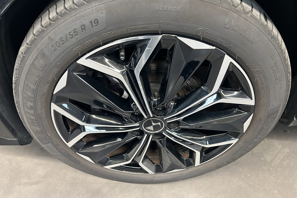Ds DS4 Hybride 145 e-DCT6 Etoile – Alcantara